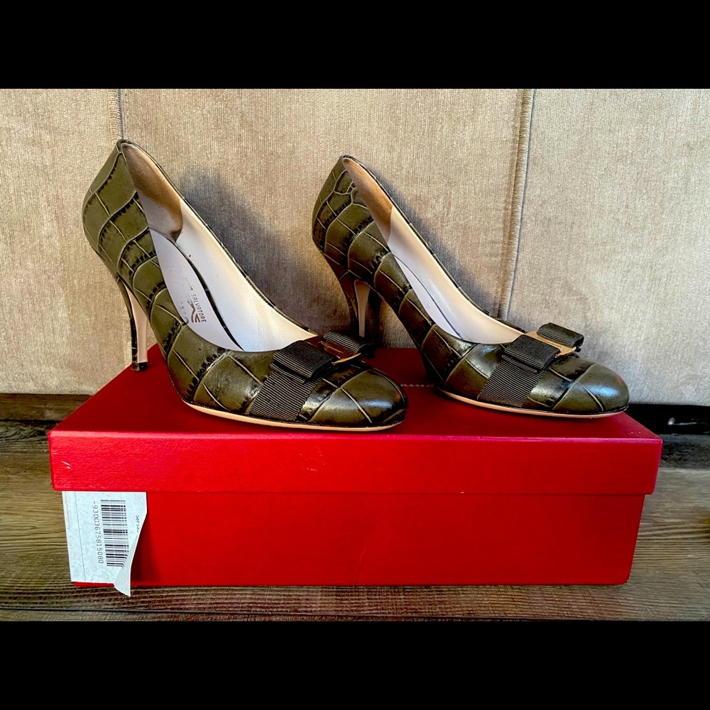 Ferragamo Tundra Crocodile Print Carla 85 Heels